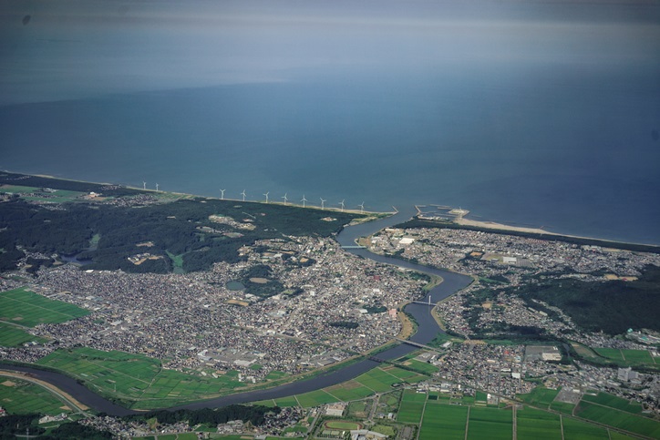 上空から見る秋田県（写真はイメージ）　出典：iStock